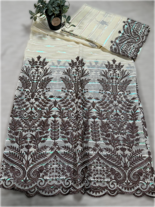 Salouva blanc cassé avec motif marron