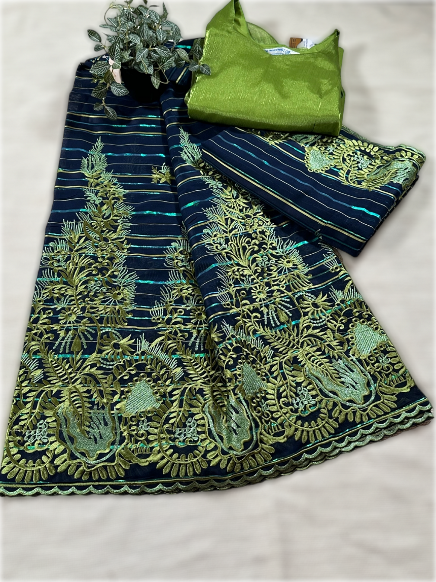 Salouva bleu avec motif vert