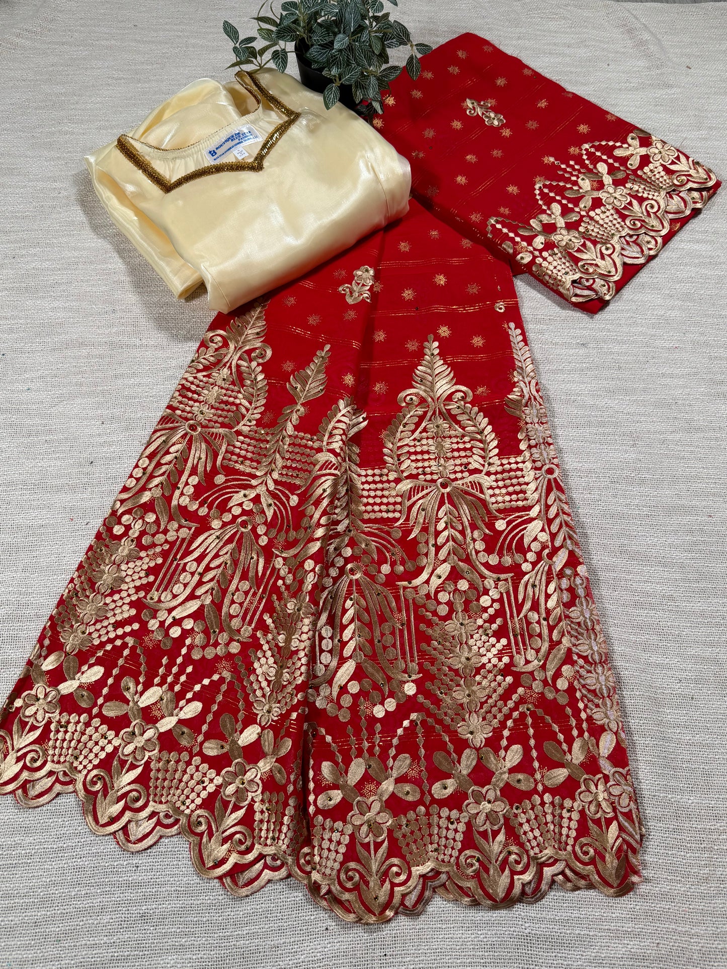 Salouva rouge + motif beige (avec Pena)