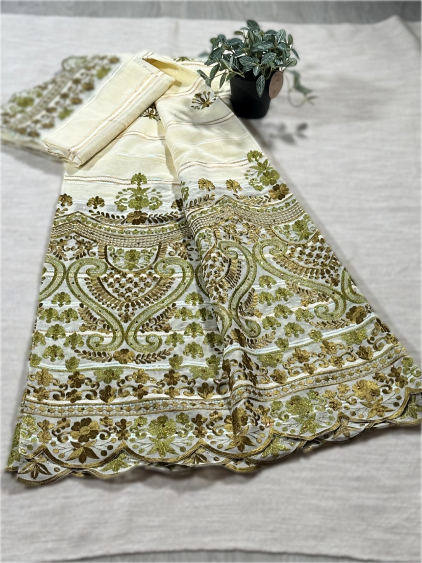 Salouva blanc cassé avec motifs vert (avec Pena)