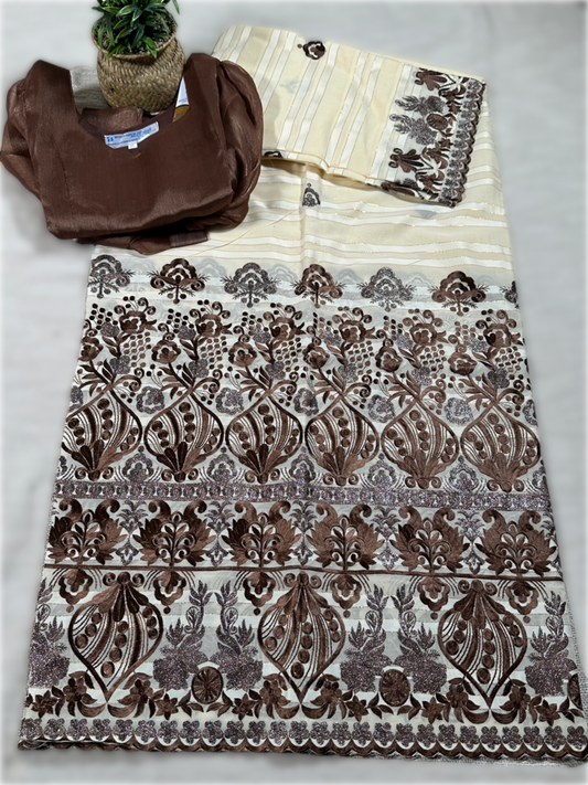 Salouva blanc cassé avec motif marron