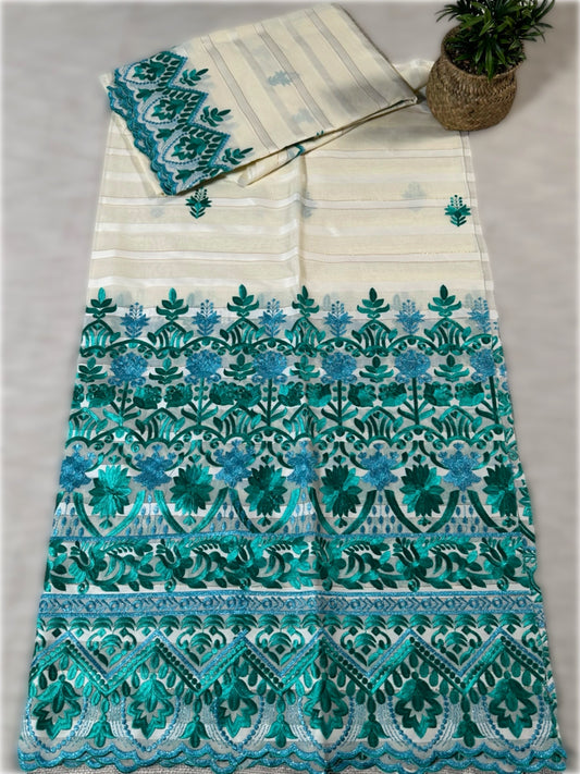Salouva blanc cassé avec motif bleu