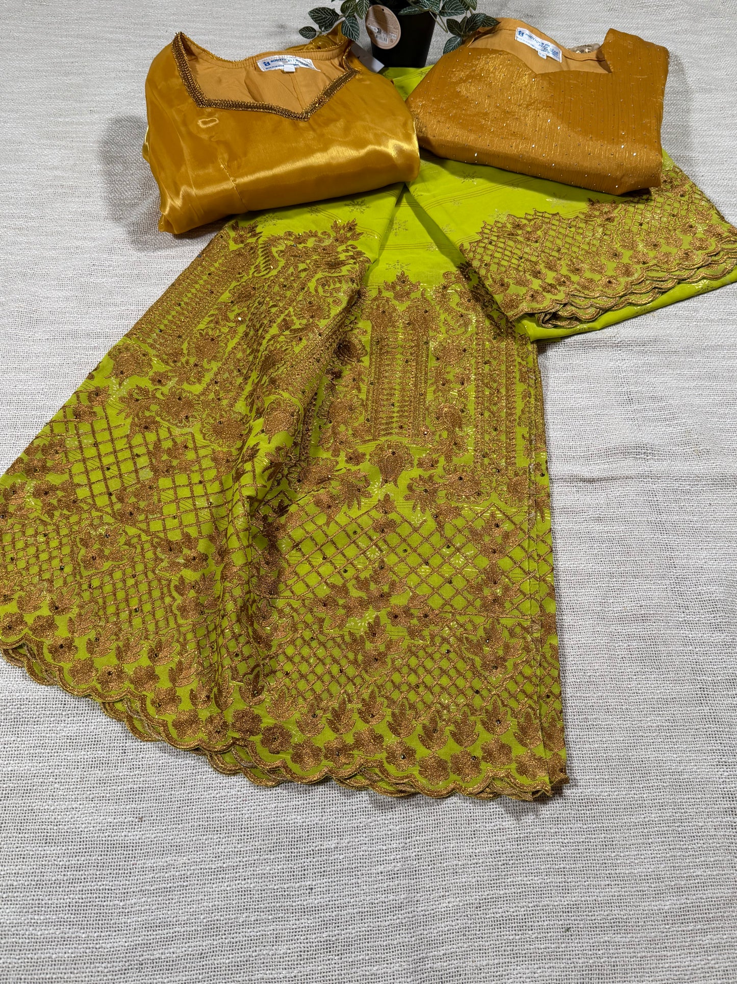 Salouva vert + motif doré (avec Pena)