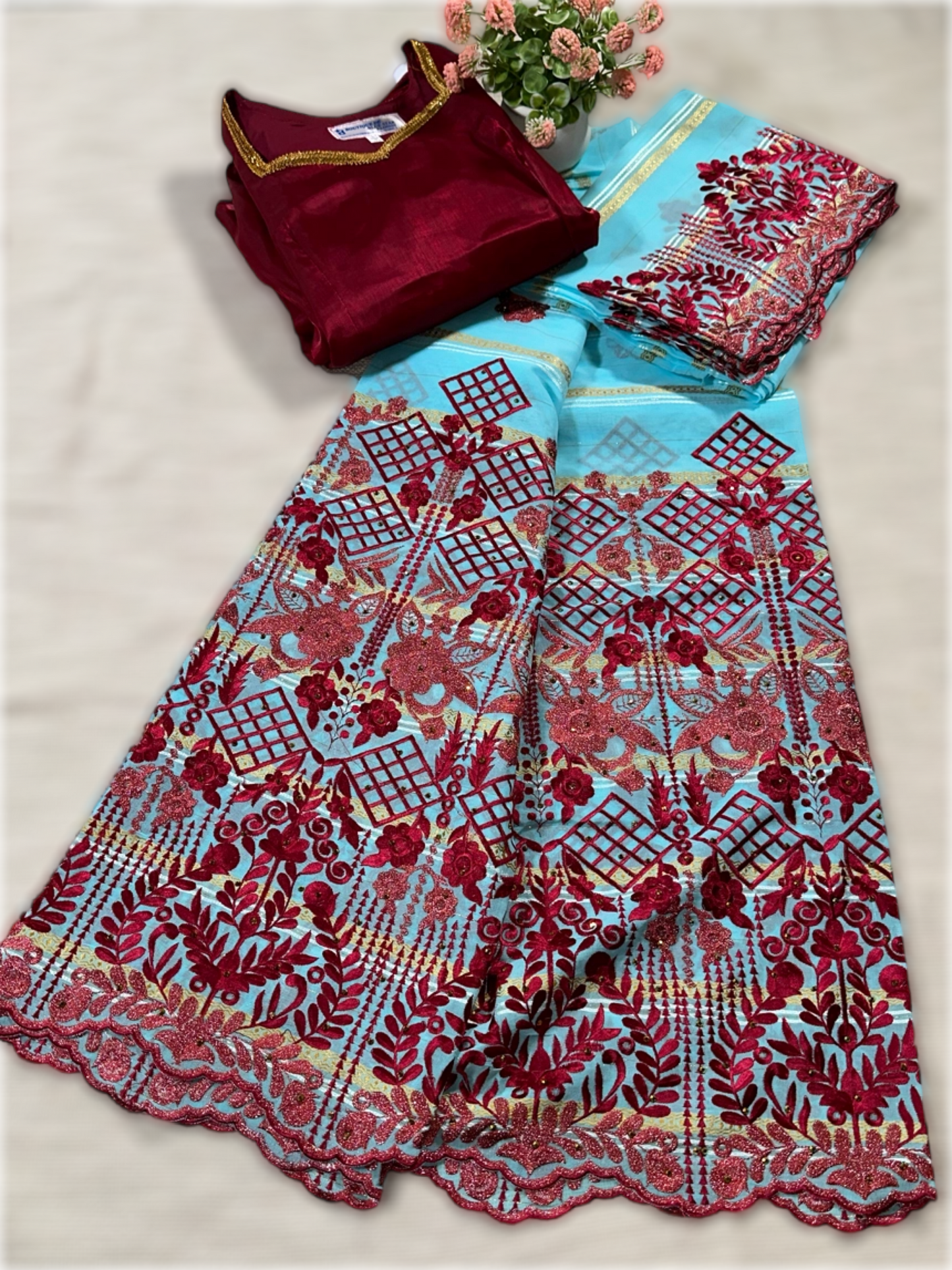 Salouva bleu avec motifs rouge bordeaux (avec Pena)