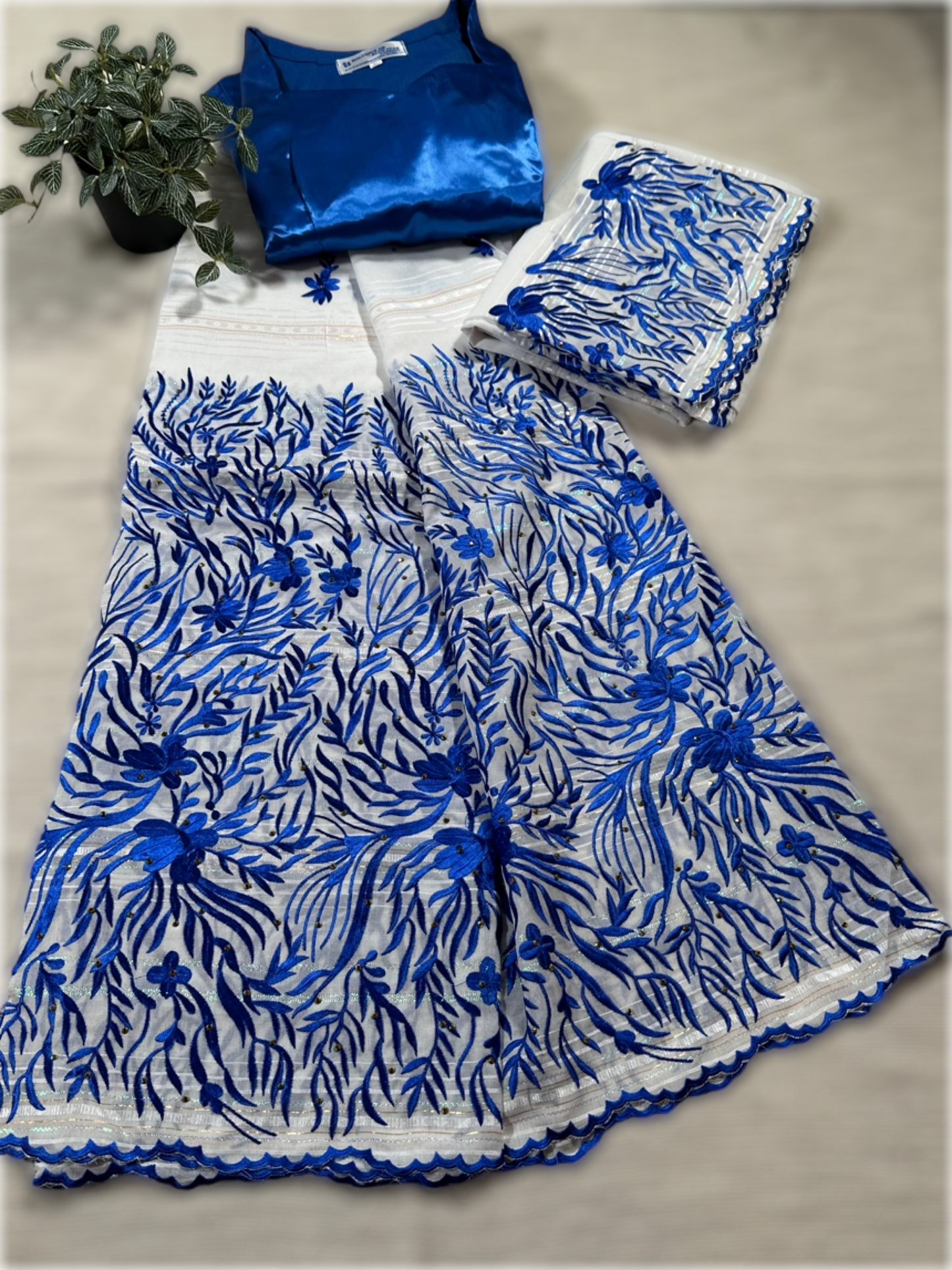 Salouva blanc avec motifs bleu (avec Pena)