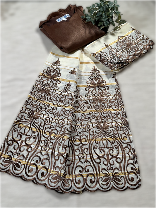 Salouva blanc avec motifs marron (avec Pena)